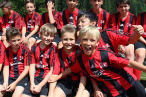 Milan Junior Camp. Футбольный лагерь + английский. Туроператор Just Go!
